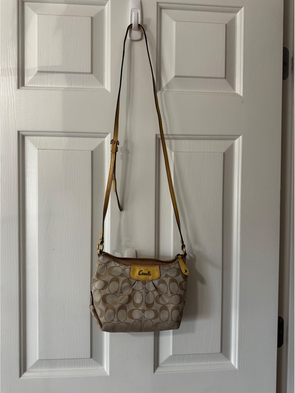 C18. Coach Ashley Signature Sateen Swingpack / Mini Crossbody Bag